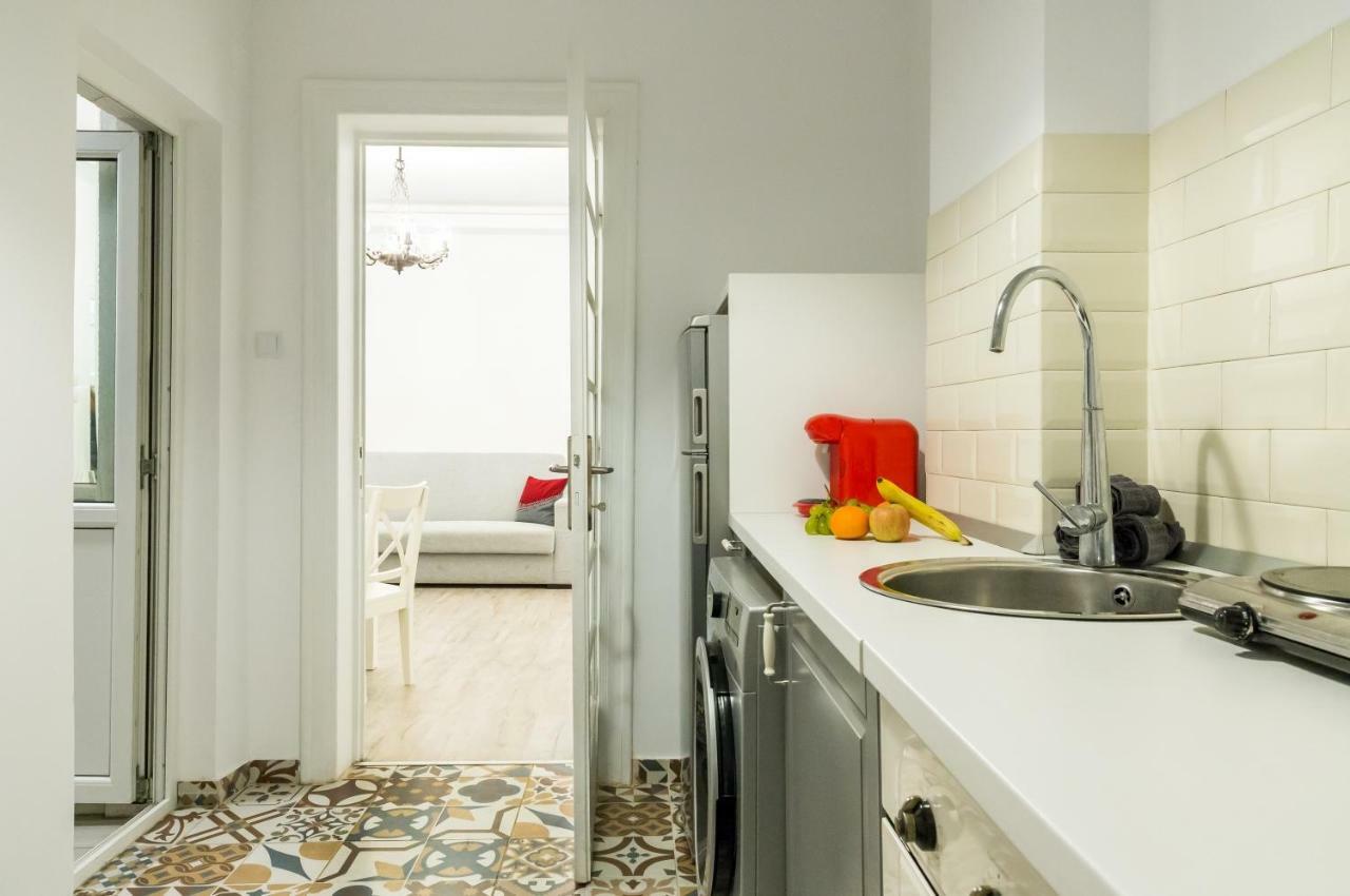 Ferienwohnung White Nights Of Old Town Bukarest Exterior foto