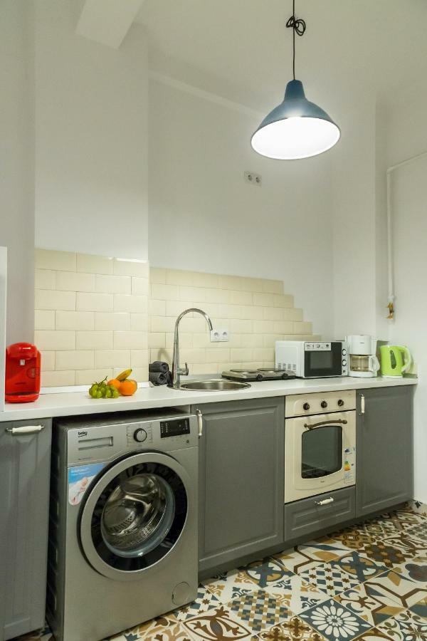 Ferienwohnung White Nights Of Old Town Bukarest Exterior foto