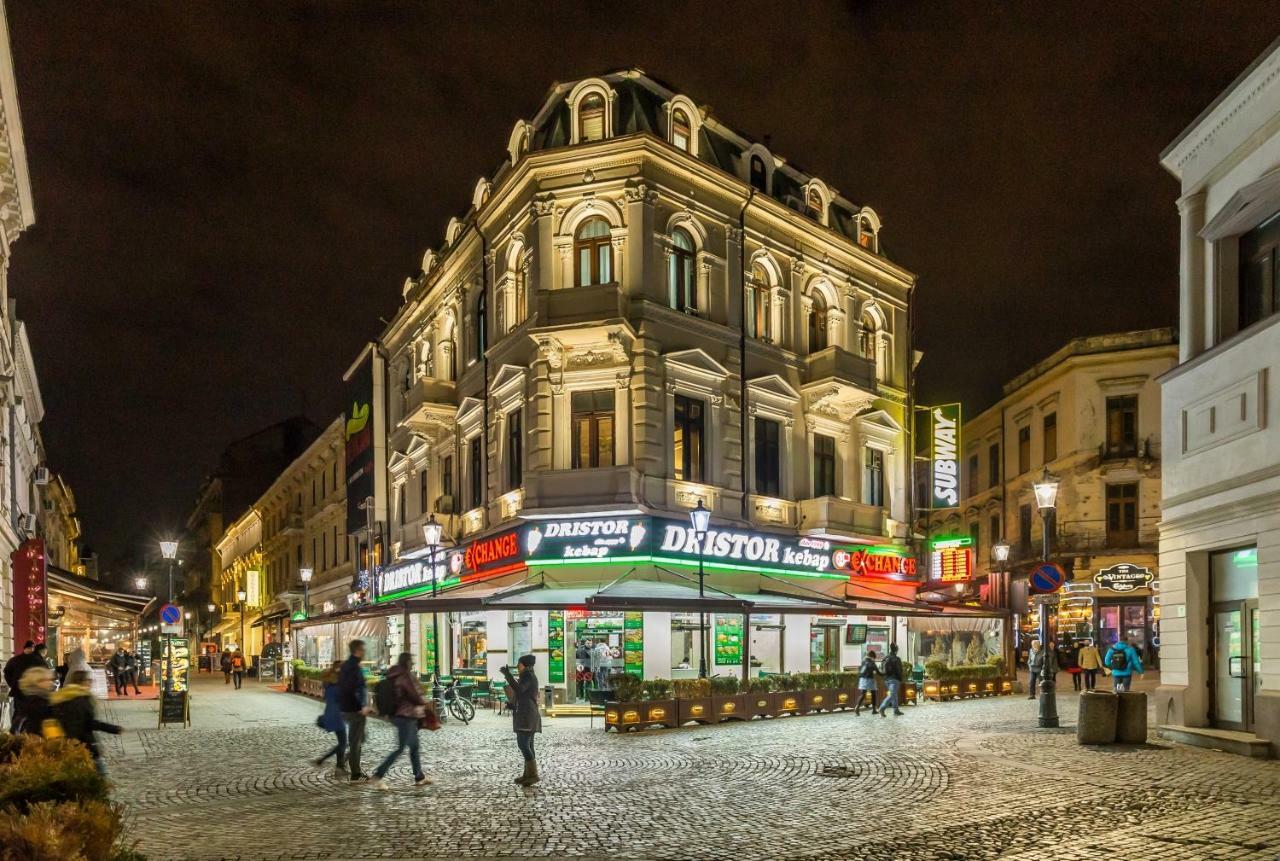 Ferienwohnung White Nights Of Old Town Bukarest Exterior foto